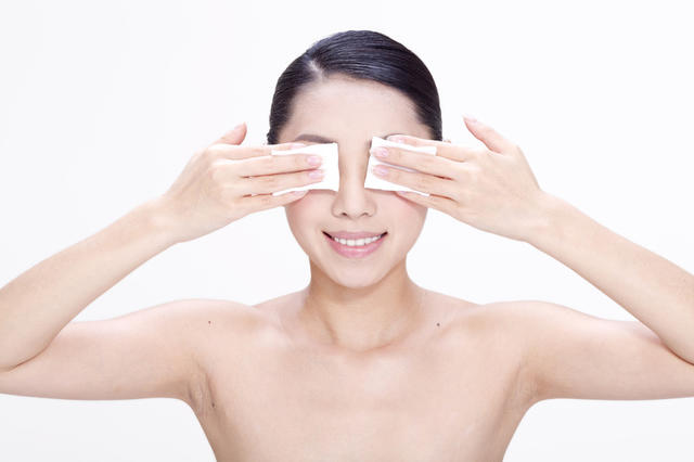 卸妆用化妆水测评,化妆棉的卸妆的正确方法