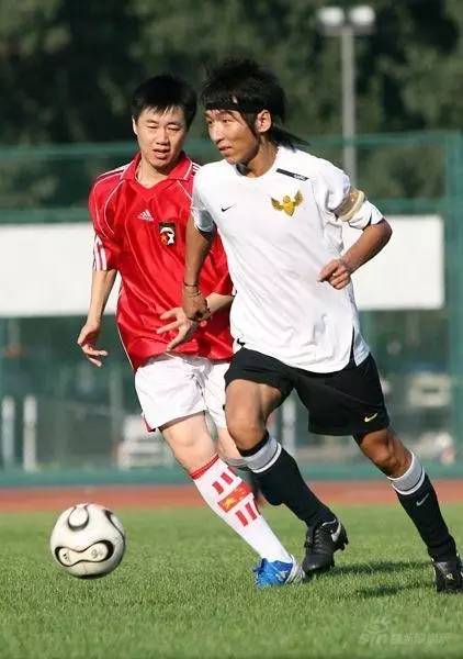 鹿晗踢球水平怎样,鹿晗足球在娱乐圈是什么水平