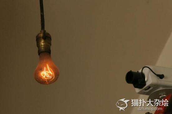 100年的老灯泡怎么样了,寿命最长的灯泡整整亮了115年