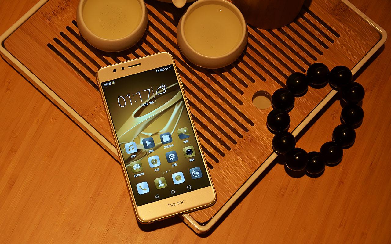 荣耀8测评金铲铲,荣耀8有深度测评