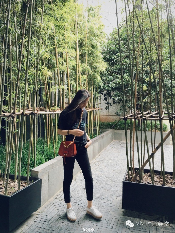 刘雯蔡依林走秀视频,蔡依林刘雯撞衫造型相差分不出