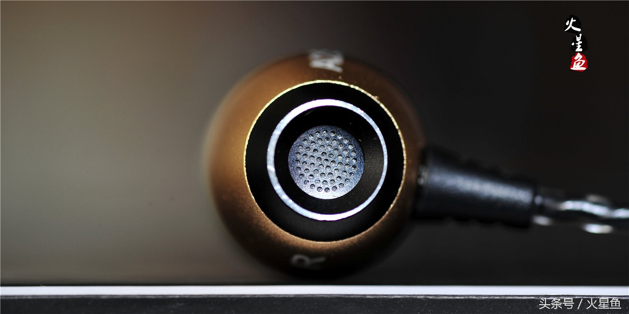 其貌不扬却音质很好的有线耳机,不出名但音质好的蓝牙耳机