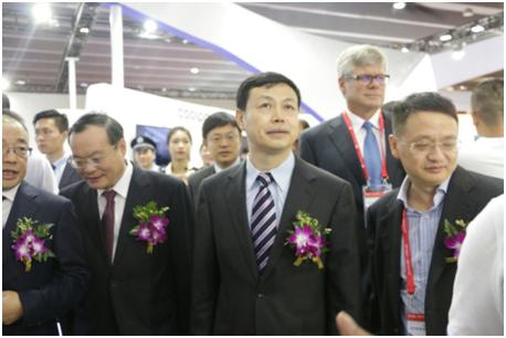 酷派手机总是弹出广告,天翼发布会