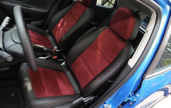 2016别克新款昂科拉身材虽小却肌肉感十足