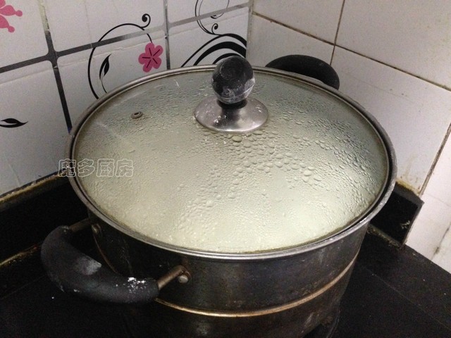 这个馍薄如纸，却筋道美味，在我家它和土豆丝是标配，全家都爱吃