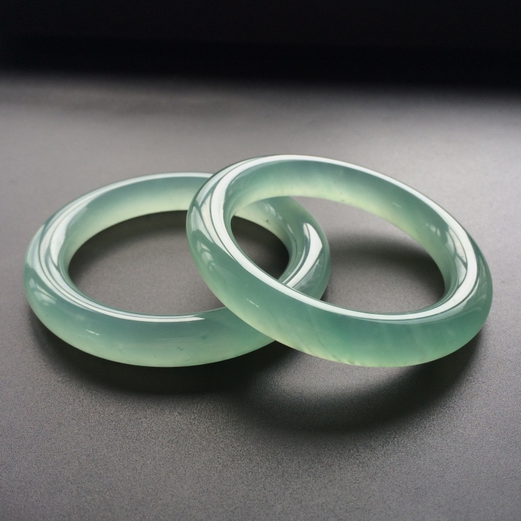 腕上乾坤玛瑙玉髓,怎么样根据手段粗细选玉镯