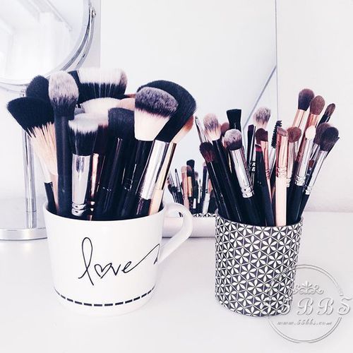 跟粉扑差不多的化妆刷,区别各种化妆刷