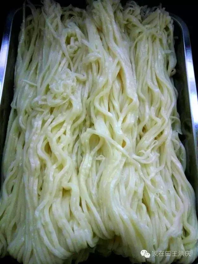 舌尖上的田王洪庆：走进灞桥洪庆十字的薛昌利凉皮店