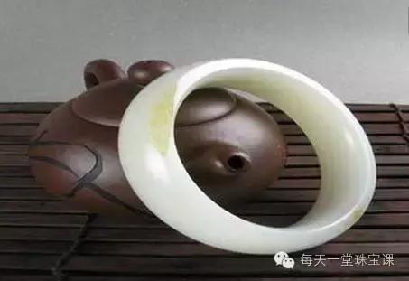 几百块钱的羊脂白玉,几百块钱的羊脂玉是真的吗