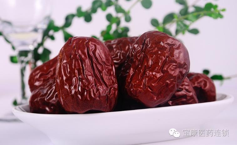 阴虚气血不足用什么食物补来得快,女性脾胃虚弱气血不足吃什么食物