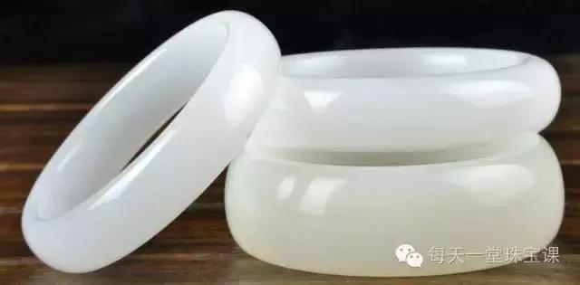 几百块钱的羊脂白玉,几百块钱的羊脂玉是真的吗