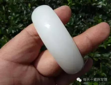 几百块钱的羊脂白玉,几百块钱的羊脂玉是真的吗