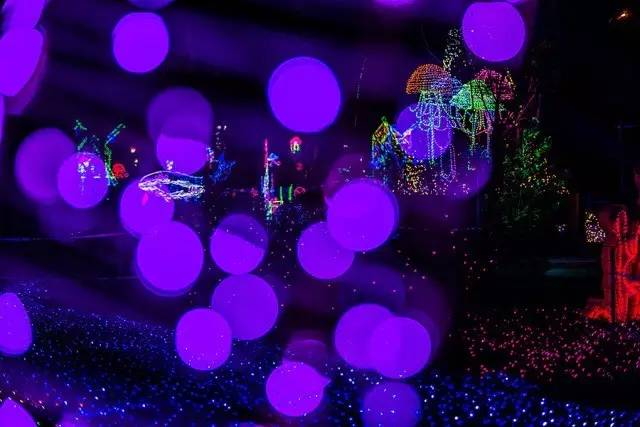 五彩斑斓的灯光夜晚,夜晚的璀璨灯光