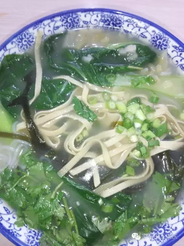 舌尖上的田王洪庆：走进灞桥洪庆十字的薛昌利凉皮店