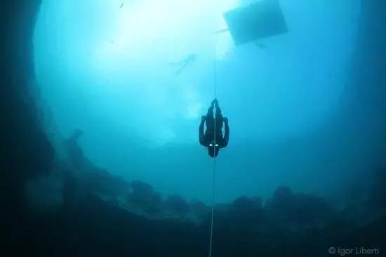 徒手攀岩死亡率,徒手攀岩一共死亡多少人