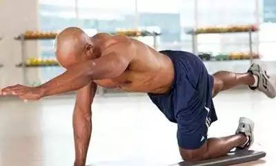 翘臀马甲线训练计划女生,美女塑造腹肌及马甲线必学