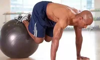 翘臀马甲线训练计划女生,美女塑造腹肌及马甲线必学