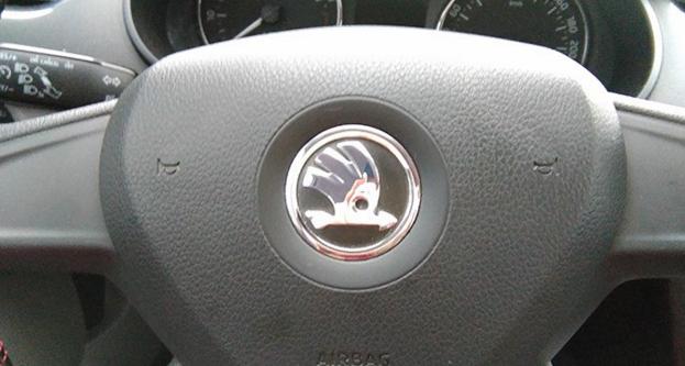 18款明锐1.6l自动豪华版功能讲解,斯柯达明锐1.5自动豪华版空间评测