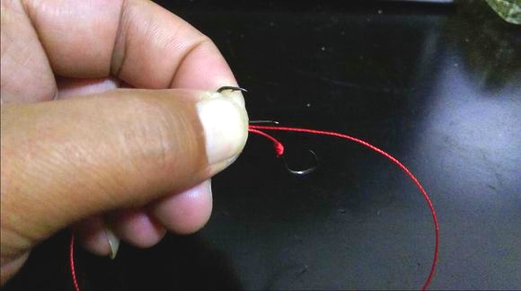 老钓手如何上鱼竿视频教学,老钓友怎么绑竿稍绳