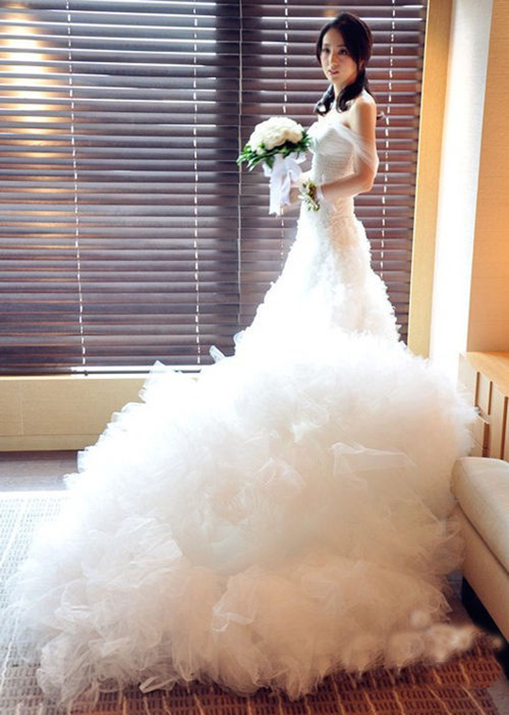 兰玉一年设计多少款婚纱,蓝玉设计过的婚纱