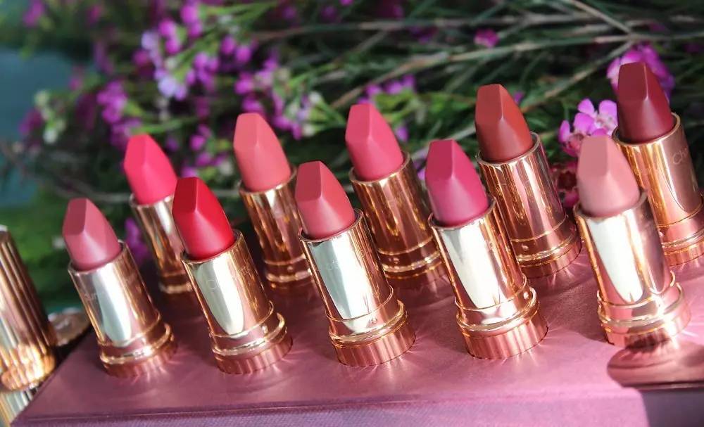 没有一支口红解决不了的问题,世上没有一件事是处理不了的