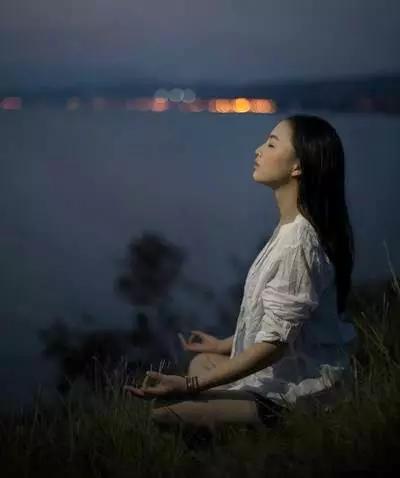 疏肝瑜伽动作视频,疏肝的瑜伽体式有哪些