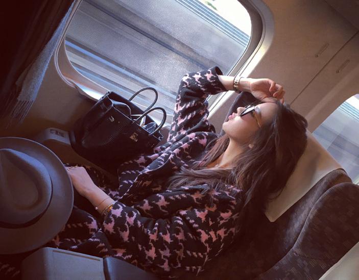 腊七腊八、冻掉下巴！寒意未减，喝碗腊八粥！千鸟格毛呢外套走起