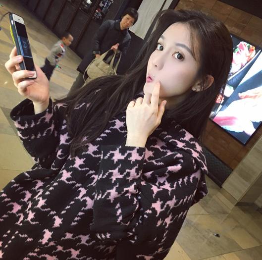 腊七腊八、冻掉下巴！寒意未减，喝碗腊八粥！千鸟格毛呢外套走起