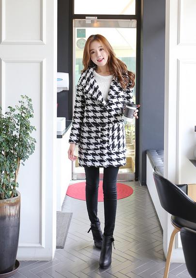 腊七腊八、冻掉下巴！寒意未减，喝碗腊八粥！千鸟格毛呢外套走起