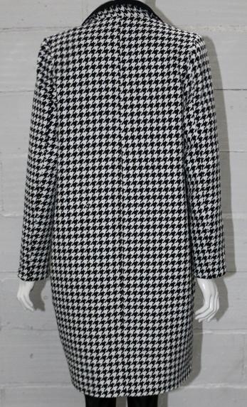 腊七腊八、冻掉下巴！寒意未减，喝碗腊八粥！千鸟格毛呢外套走起