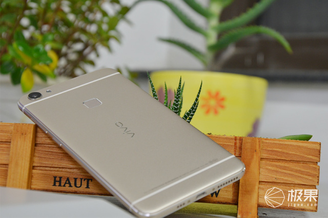 有没有跟iphone一样的手机,和iphone外观相似的安卓机