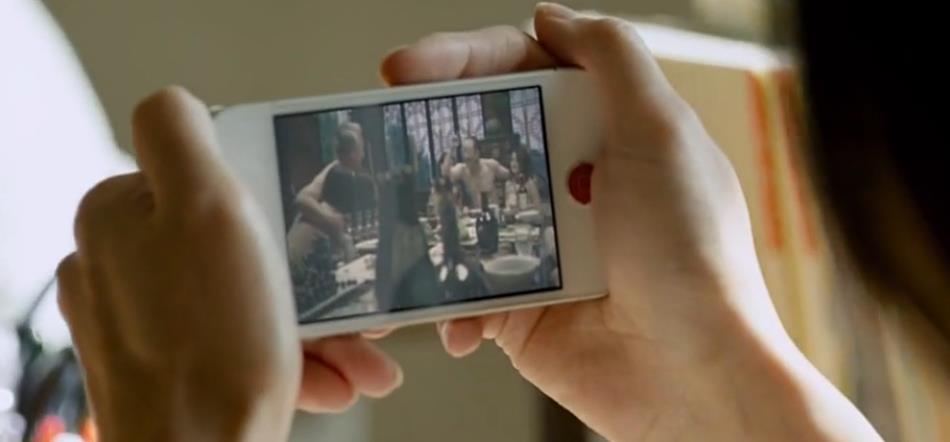 三星、LG贯穿剧情，聊聊韩国影片《局内人》中出现的电子产品