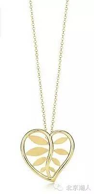 为什么每个女人都要有一串石榴石,为什么每个女人要有一件羊绒大衣