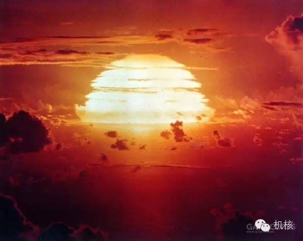 MGSV里的VenomSnake为什么要砸碎镜子？