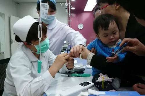 亲身体验儿科医生的一天，读完后我陷入了沉默