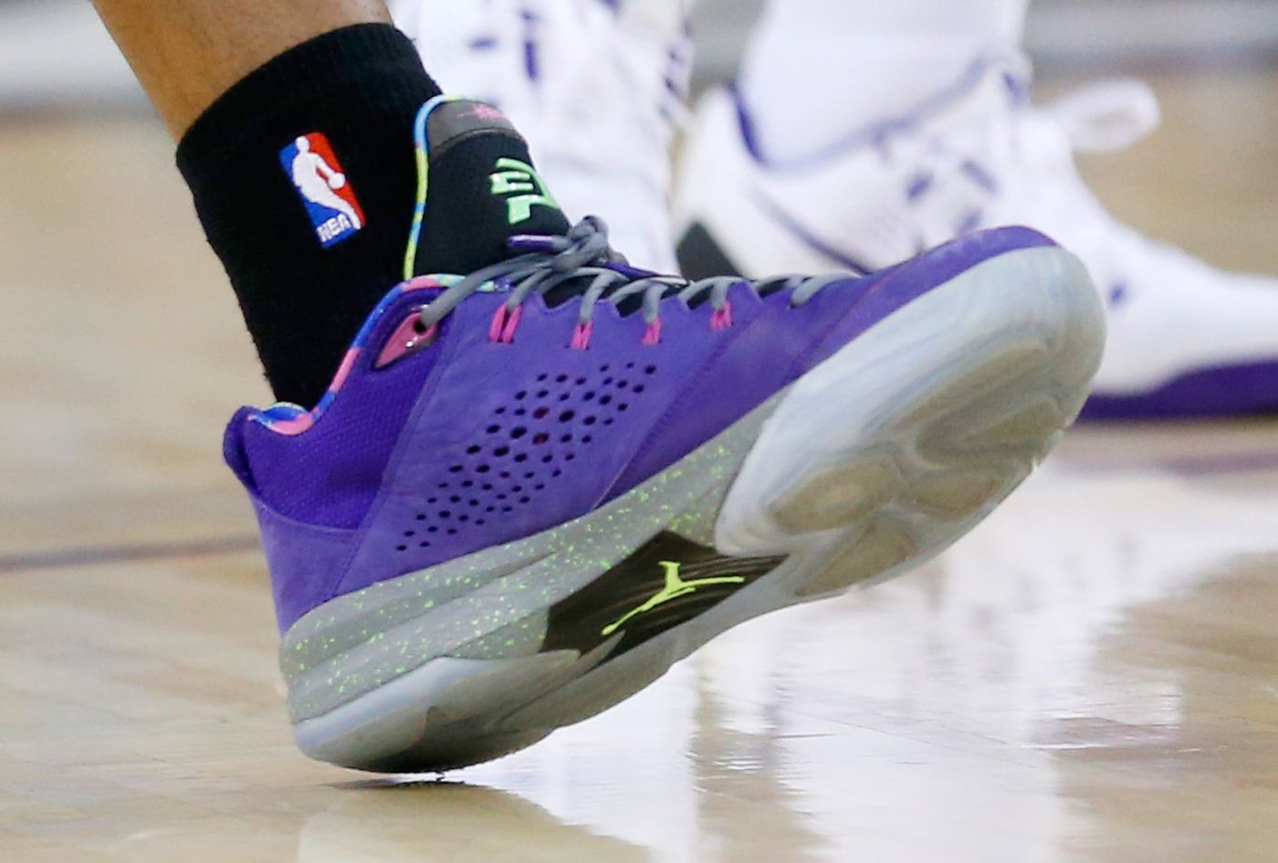 耐克限量版女款运动鞋,运动鞋男鞋品牌大全耐克