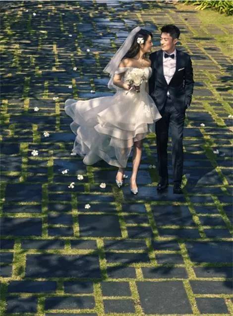 林心如小腹隆起,林心如发福肚子上都是赘肉