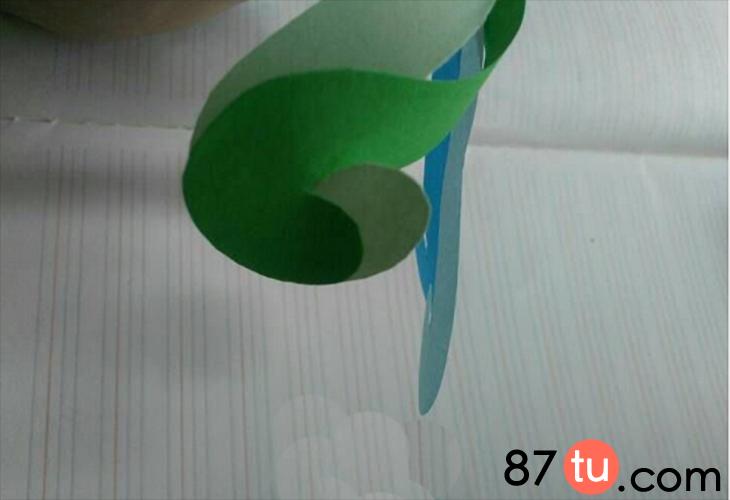 一次性筷子制作灯笼步骤图解,一次性饭盒制作灯笼步骤图解