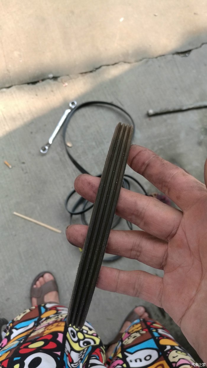 助力泵皮带和发电机皮带是一根吗,发电机皮带和助力泵皮带一样吗