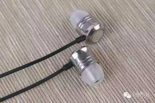 入耳式耳机排行榜,入耳式耳机排行榜推荐