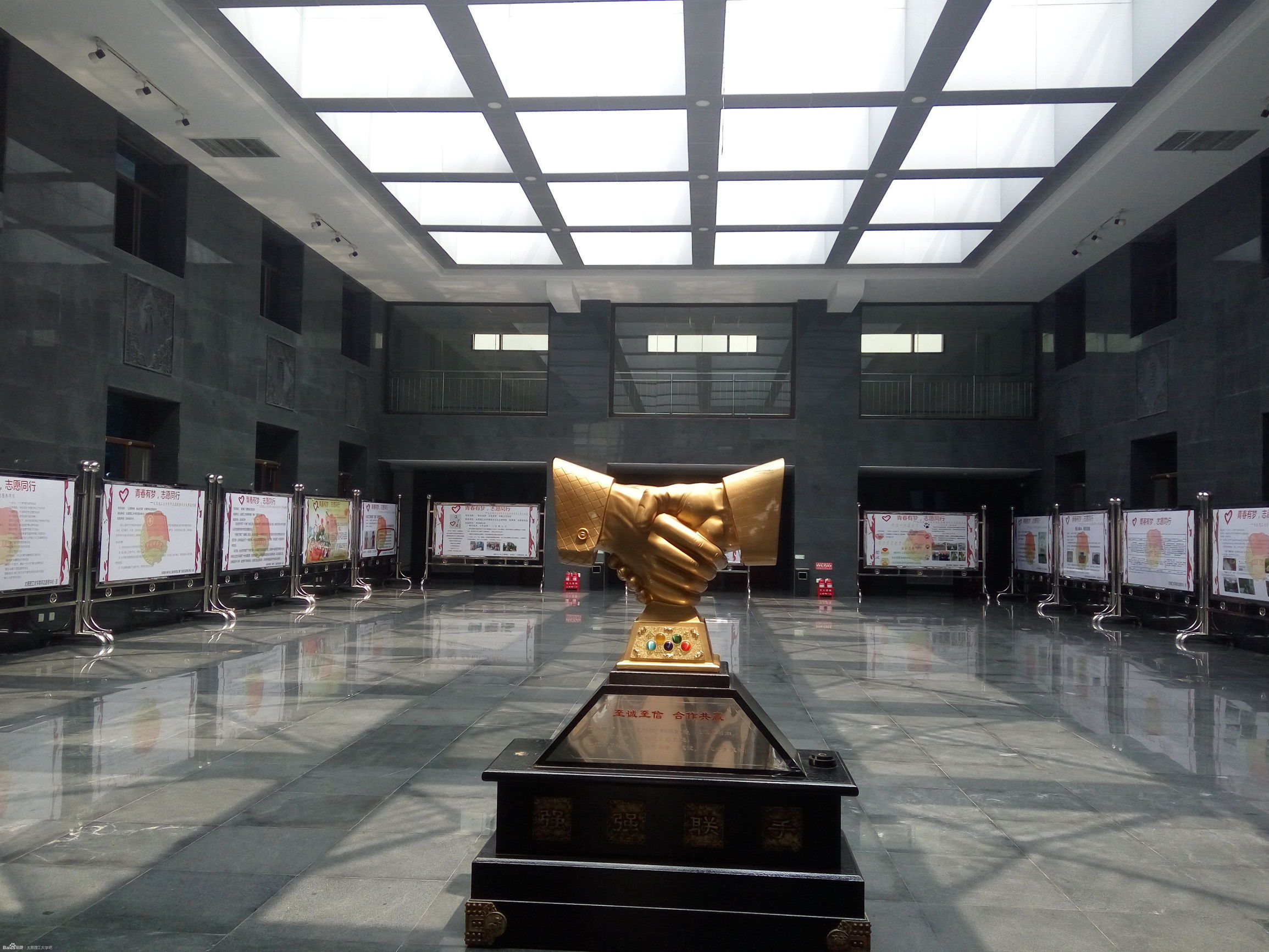 太原理工大学学姐迎新,新生怎么去太原理工大学