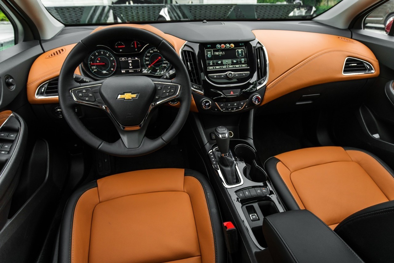 雪佛兰新款科鲁兹试驾评测,雪佛兰科鲁兹1.4t油耗17年上牌