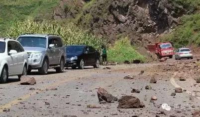 开车遇到地震,开车遇地震注意事项