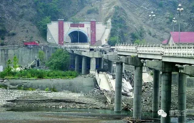 开车遇到地震,开车遇地震注意事项