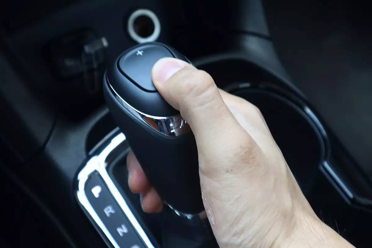 雪佛兰新款科鲁兹试驾评测,雪佛兰科鲁兹1.4t油耗17年上牌