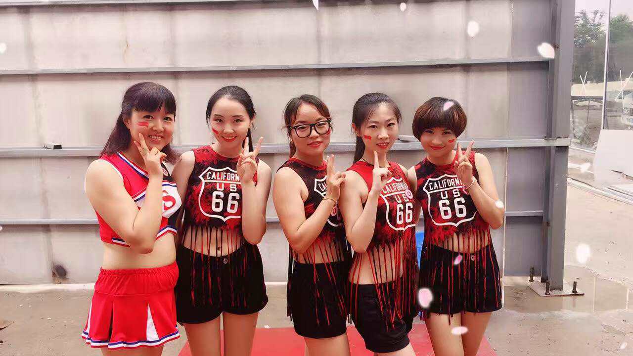 绿荫赛场战意浓和君学子情谊深--“梵恩诗杯”和君陕西足球赛