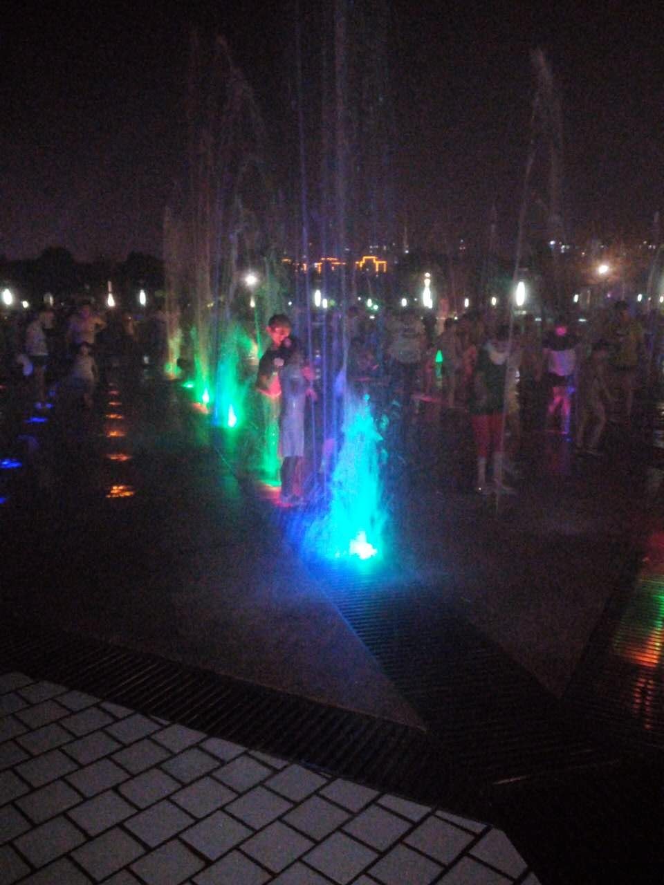 这么热的天大家都去哪玩,这么热的天大家都在干什么