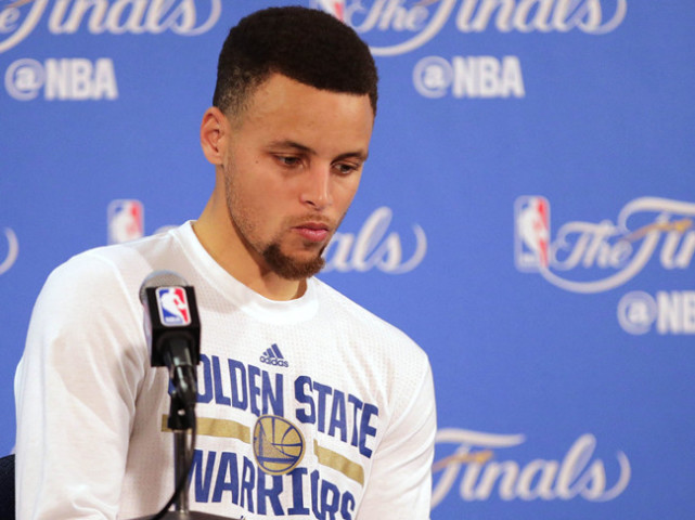 库里球鞋为啥不耐磨,库里的球鞋能卖多少钱