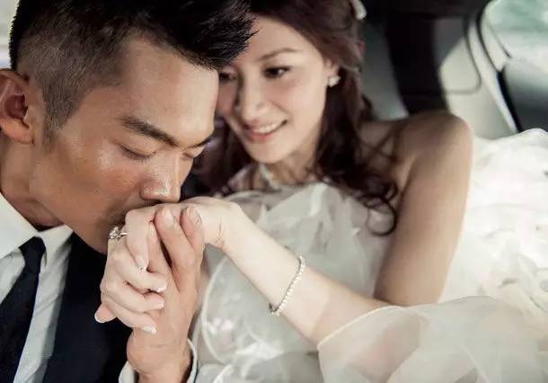 林丹两球惜败李宗伟，无缘金牌，坚持到现在实属不易！