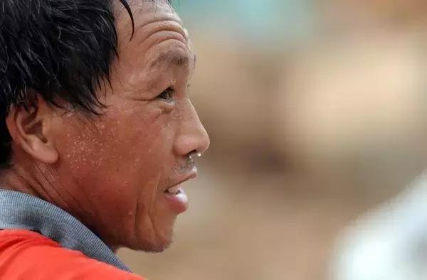 阳光狠毒，他们很美！清凉衡阳城，致敬高温工笔者！